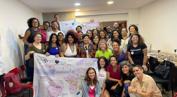 Oficina “Materializando a Nuvem: mapeando impactos do atual modelo de desenvolvimento tecnológico nos nossos territórios e imaginando outros futuros”